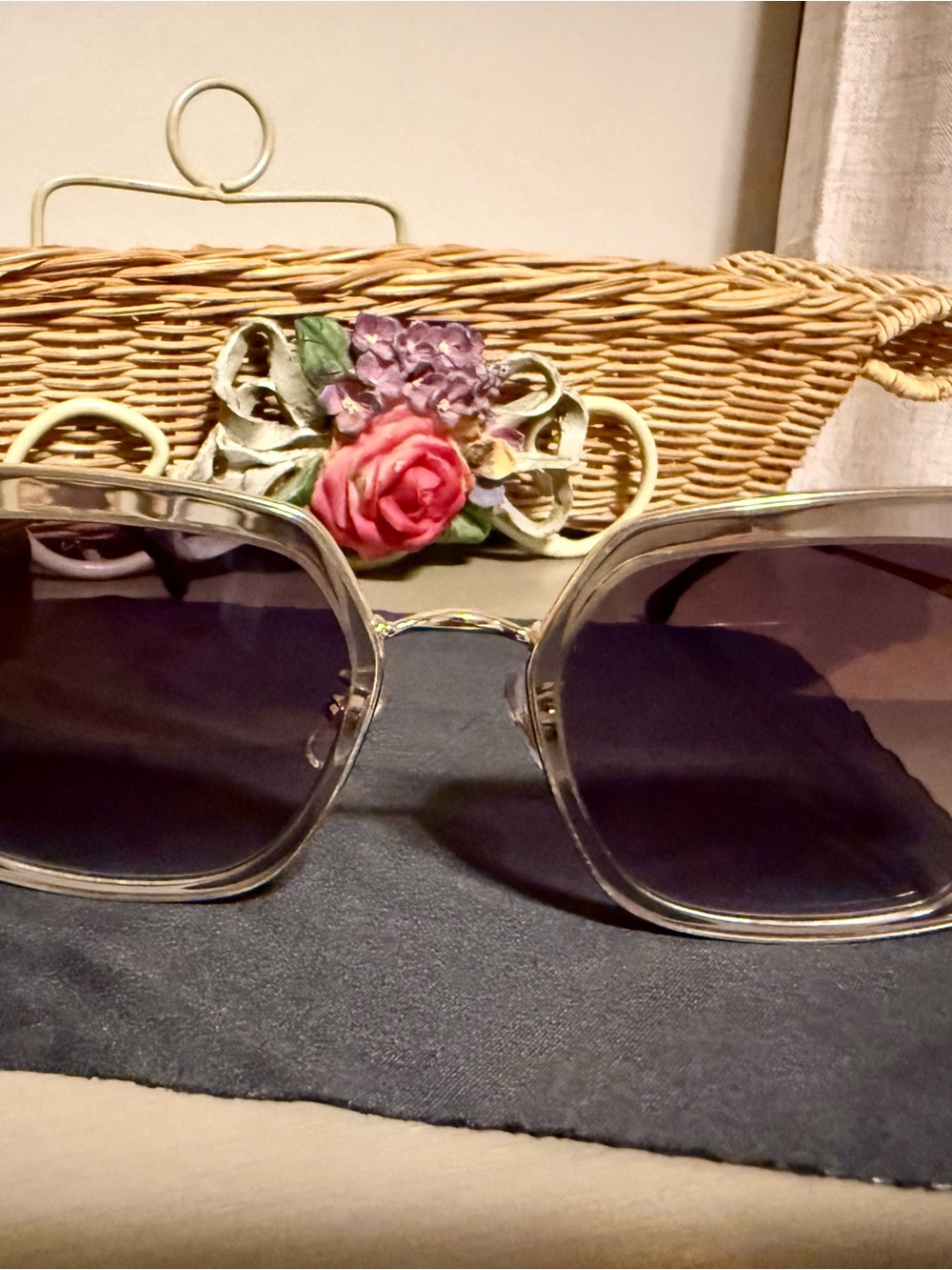 Carrera 3031/S Women's Cat-Eye Sunglasses with Clear Frame - Picture 1 of 9